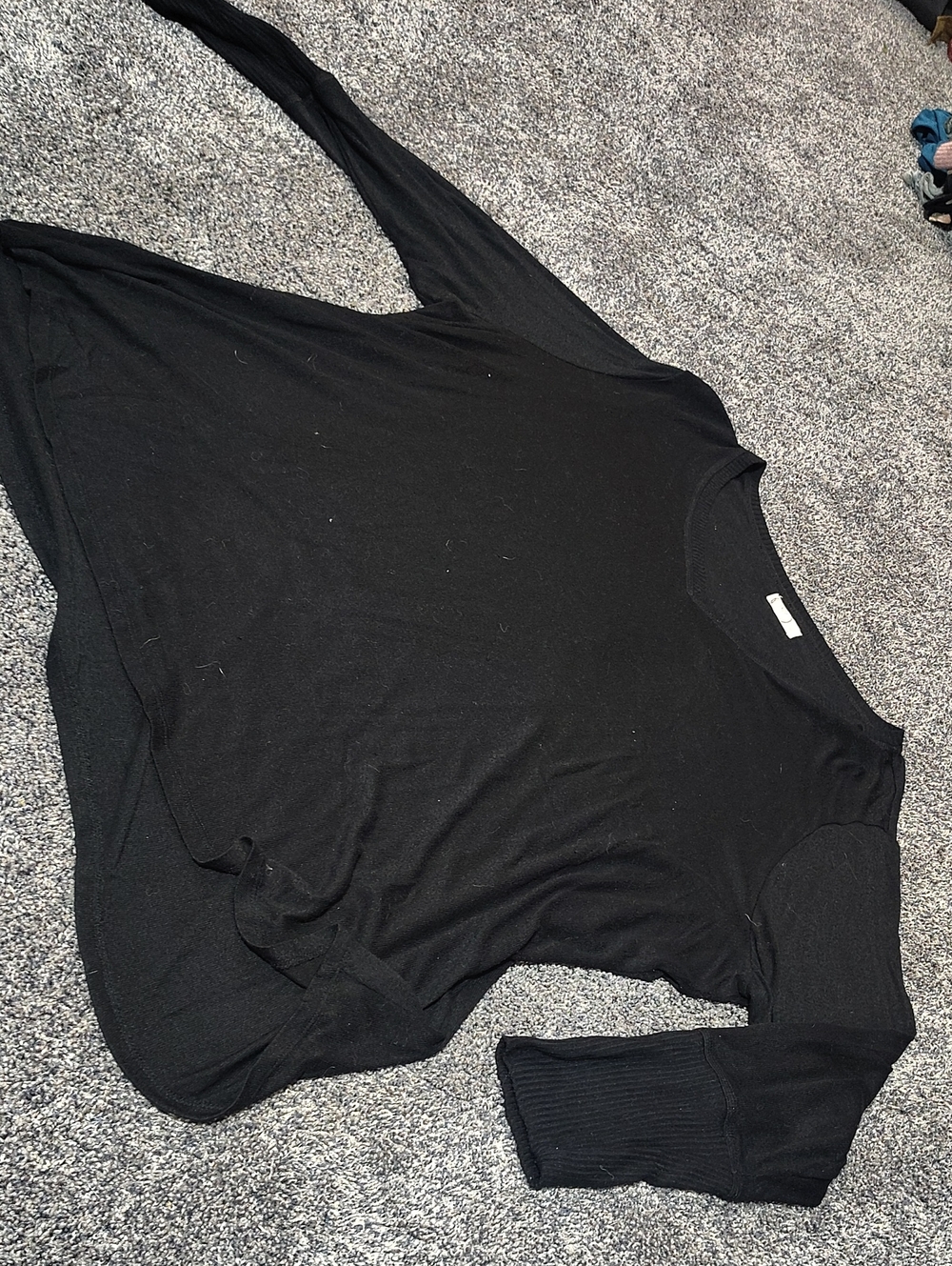 Women's Black Long-Sleeve Lightweight Sleep Top